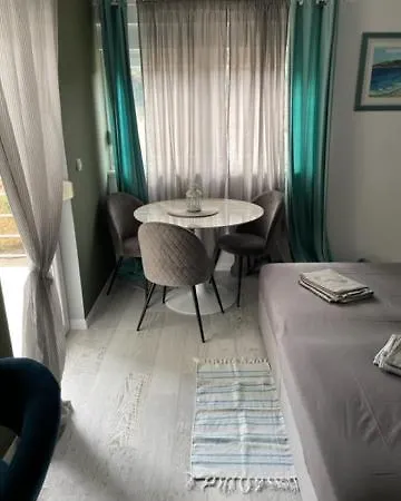 דירה Rab Ground Floor 32 M2 *