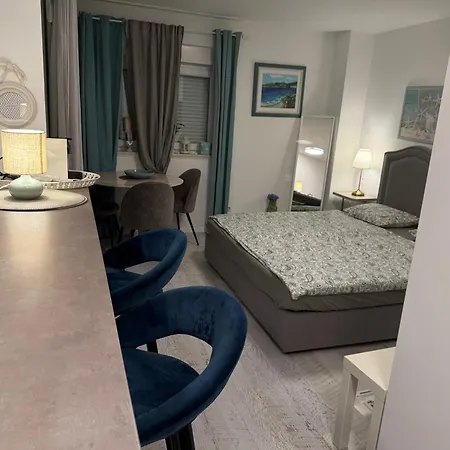 Rab Ground Floor 32 M2 דירה *