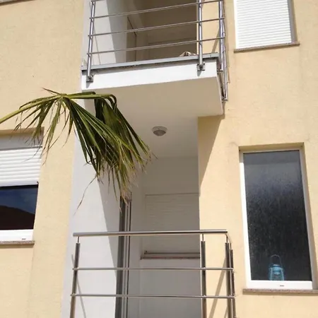 Rab Ground Floor 32 M2 דירה Kampor