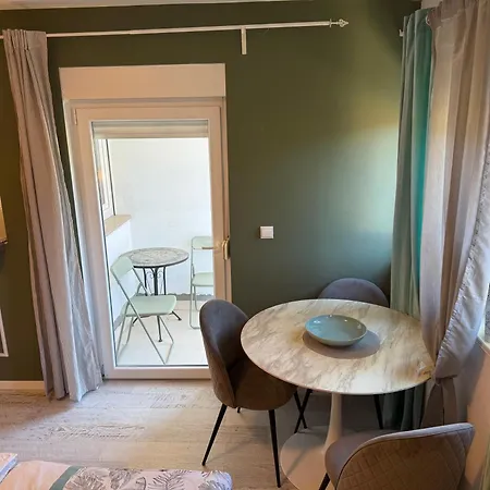 Rab Ground Floor 32 M2 דירה Kampor