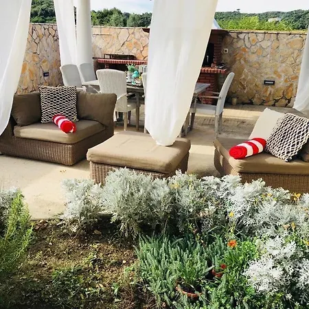 Rab Ground Floor 32 M2 Апартаменты